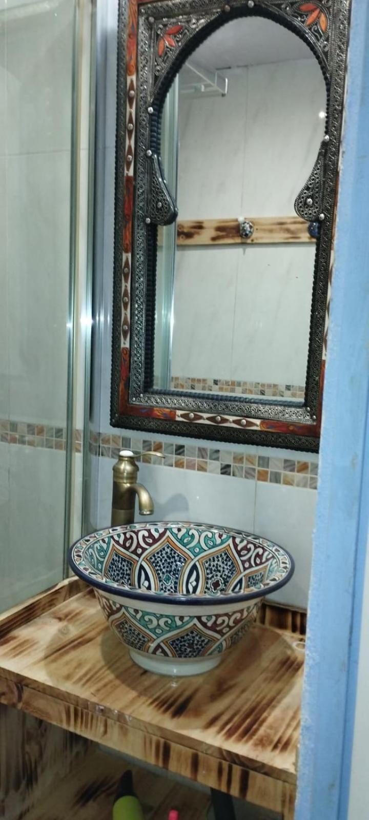 Sleep & Shower In A Typical District Кордоба Екстериор снимка